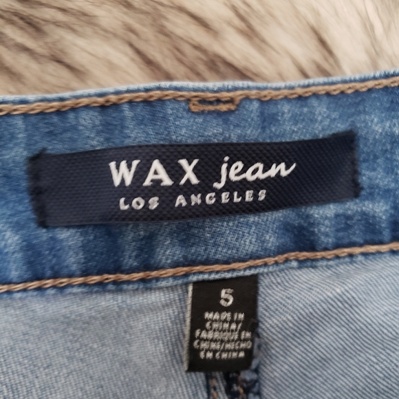 Ripped Skinny Jeans - Picture 3 of 6